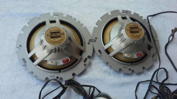 Pioneer ขนาด 6.5" แยกชิ้นทวิสเตอร์พร้อม Capa แยกเสียง Pioneer ขนาด 6.5" แยกชิ้นทวิสเตอร์พร้อม Capa แยกเสียง