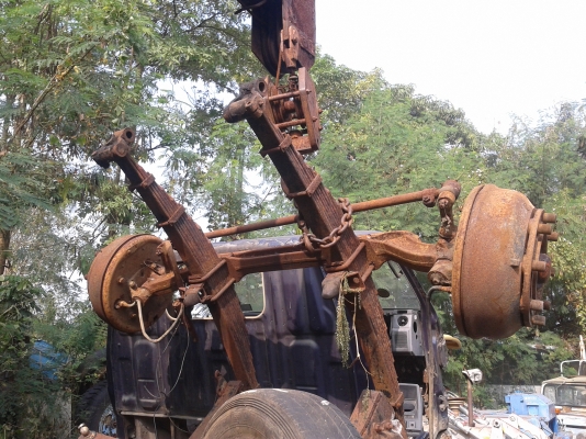 คานหน้า  + เสื้อเพลาเฟืองท้าย ทั้งชุดชนเครื่อง 6BG1