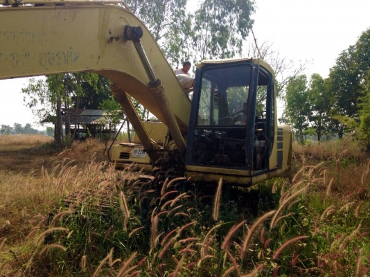 ขายครับ โคมัสสุ 200 รุ่น 6 (ญี่ปุ่น) 2 คัน เหมาขายถูกๆๆๆๆๆๆๆๆๆ