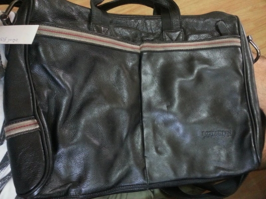 Used Brandname : กระเป๋าถือ สะพายหลัง สะพายข้าง รองเท้า มีให้เลือกชมหลายชิ้นครับผม