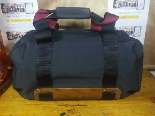 Used Brandname : กระเป๋าถือ สะพายหลัง สะพายข้าง รองเท้า มีให้เลือกชมหลายชิ้นครับผม