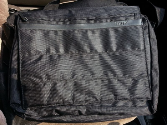 Used Brandname : กระเป๋าถือ สะพายหลัง สะพายข้าง รองเท้า มีให้เลือกชมหลายชิ้นครับผม