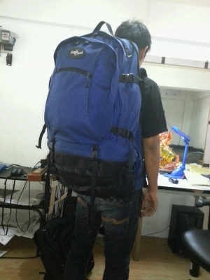 Used Brandname : กระเป๋าถือ สะพายหลัง สะพายข้าง รองเท้า มีให้เลือกชมหลายชิ้นครับผม