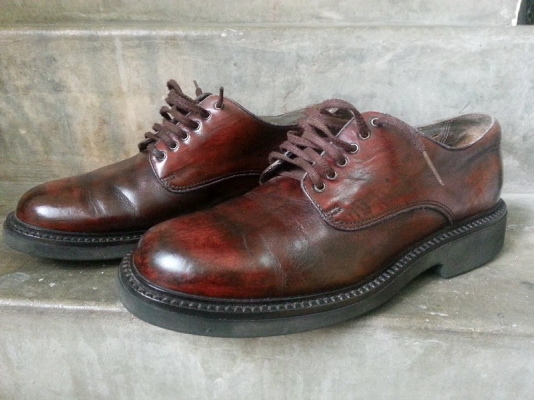 Used Brandname : กระเป๋าถือ สะพายหลัง สะพายข้าง รองเท้า มีให้เลือกชมหลายชิ้นครับผม