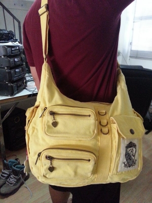 Used Brandname : กระเป๋าถือ สะพายหลัง สะพายข้าง รองเท้า มีให้เลือกชมหลายชิ้นครับผม