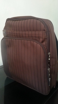 Used Brandname : กระเป๋าถือ สะพายหลัง สะพายข้าง รองเท้า มีให้เลือกชมหลายชิ้นครับผม