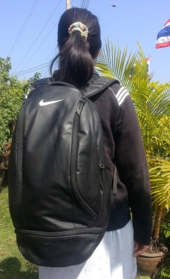 Used Brandname : กระเป๋าถือ สะพายหลัง สะพายข้าง รองเท้า มีให้เลือกชมหลายชิ้นครับผม