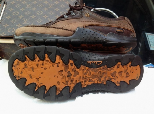 Used Brandname : กระเป๋าถือ สะพายหลัง สะพายข้าง รองเท้า มีให้เลือกชมหลายชิ้นครับผม