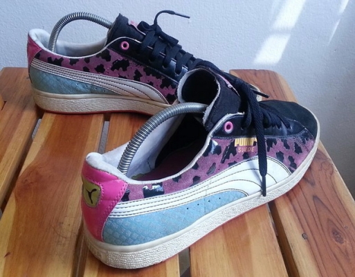 Used Brandname : กระเป๋าถือ สะพายหลัง สะพายข้าง รองเท้า มีให้เลือกชมหลายชิ้นครับผม