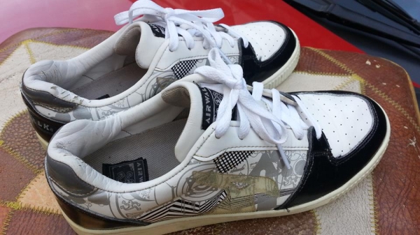 Used Brandname : กระเป๋าถือ สะพายหลัง สะพายข้าง รองเท้า มีให้เลือกชมหลายชิ้นครับผม