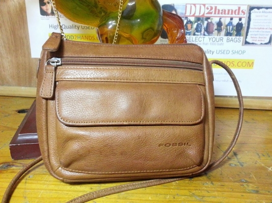 Used Brandname : กระเป๋าถือ สะพายหลัง สะพายข้าง รองเท้า มีให้เลือกชมหลายชิ้นครับผม