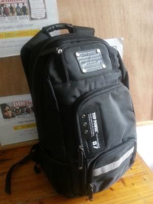 Used Brandname : กระเป๋าถือ สะพายหลัง สะพายข้าง รองเท้า มีให้เลือกชมหลายชิ้นครับผม