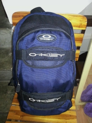 Used Brandname : กระเป๋าถือ สะพายหลัง สะพายข้าง รองเท้า มีให้เลือกชมหลายชิ้นครับผม