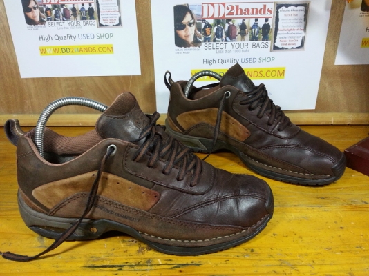 Used Brandname : กระเป๋าถือ สะพายหลัง สะพายข้าง รองเท้า มีให้เลือกชมหลายชิ้นครับผม