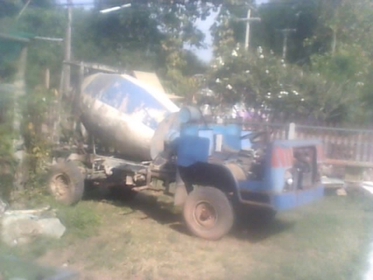 ขาย.ขายรถโม่ปูน 4 ล้อเล็ก  ขนาด 1.5 คิว โม่ตรง KYB