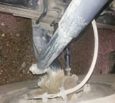 ISUZU  NPR   ติดต่อปารวี  โทร 0839686255