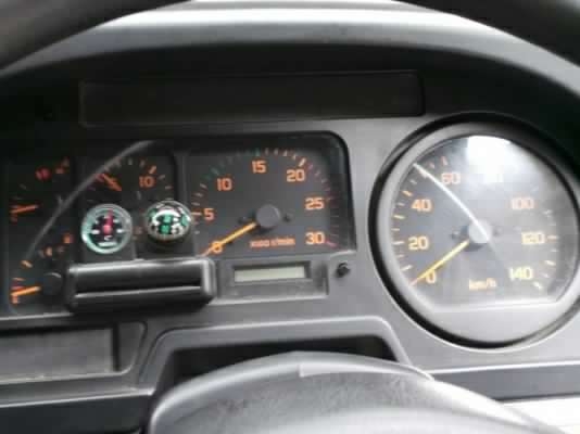 ISUZU  NPR   ติดต่อปารวี  โทร 0839686255