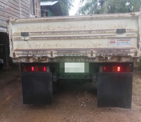 ISUZU  NPR   ติดต่อปารวี  โทร 0839686255