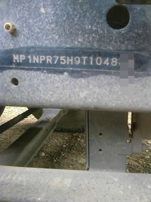 ISUZU  NPR   ติดต่อปารวี  โทร 0839686255