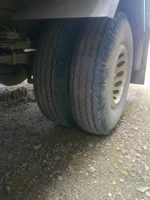 ISUZU  NPR   ติดต่อปารวี  โทร 0839686255