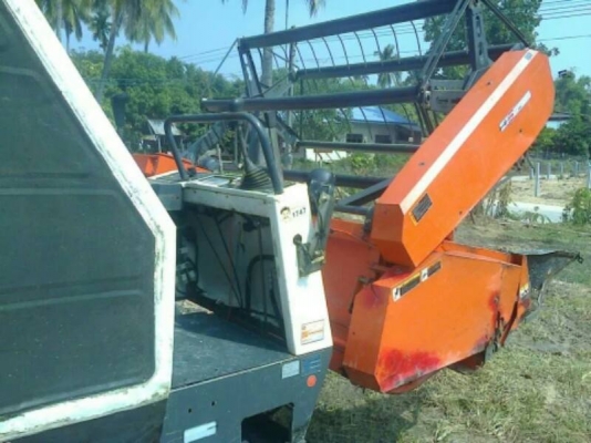 **380,000 บ.ต่อรอง**ขายรถเกี่ยว +เทเลอร์ สภาพดี KUBOTA DC60 PLUS 60HP ปี53 ชั่วโมงทำงาน2,xxx ปากเกี่ยว2เมตร รองกระสอบ ช่วงล่างใบแทรกใหม่ ทำงานดีเครื่องแรง สีสันสวย พร้อมใช้ พร้อมลุยงาน ราคาต่อรองได้เด้อ พี่น้องครับ