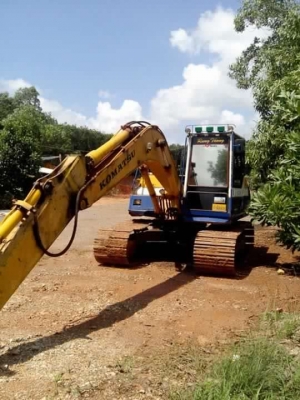 KOMATSU PC100-5  ติดต่อปารวี  โทร 0839686255  ขายแล้ว 435,000 บาทค่ะ