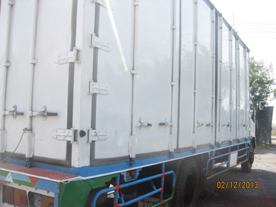 ขายหกล้อ Deca 195 ตู้สิบบาน 7.2 m น้ำมัน + CNG สภาพพร้อมใช้้ โทร 088-4501277