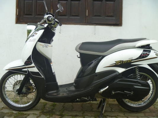 ขาย yamaha  Fino  fremium ปี 2556 รถบ้านสภาพดีมาก