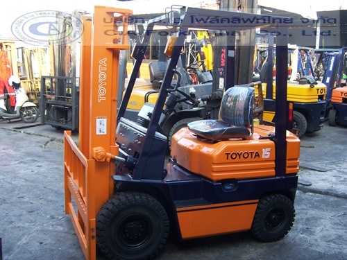 ขายรถ โฟล์คลิฟท์ TOYOTA รุ่น 5-FD15