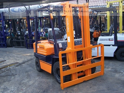 ขายรถ โฟล์คลิฟท์ TOYOTA รุ่น 5-FD15