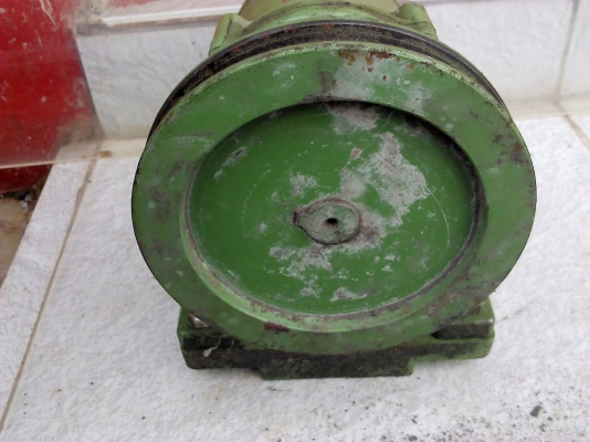 (ถ่ายVDOให้ดู)มอเตอร์เกียร์ หมุน ซ้าย-ขวา FUJI ขนาด200 W. หมุนที่ 150 รอบต่อนาที แรงบิดเยอะ 220V. 3 เฟส แต่ต่อใช้ไฟบ้าน220 V.