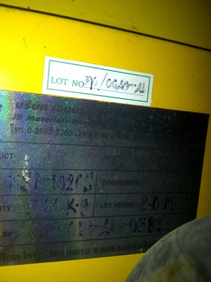 รถเข็นยกพาเลทด้วยมอเตอร์ไฟฟ้า ไฮดรอลิก 12 V.ชนิดฐานของรถเข็นกว้างมากยกได้สูง 2 ม. ที่ 1000KG.