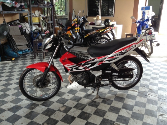 (((อยู่บางแสนคับ)))ขาย!!!โซนิคตัวใหม่ กุญแจใหญ่ ปี52 รถเครื่องดีคับ มีเล่มทะเบียนครบ ภาษีไม่หมด