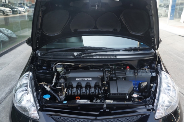 HONDA JAZZ 2004 ล้อ MAX แอร์เย็น เครื่องเดิม ช่วงล่างดี รถขับดีมาก สีสวย ภายใน+เบาะ สมบูรณ์ รถพร้อมใช้งานทันที การันตีรถสวย จัดไฟแนนได้เต็ม ฟรีดาวน์ HONDA JAZZ 2004 ล้อ MAX แอร์เย็น เครื่องเดิม ช่วงล่างดี รถขับดีมาก สีสวย ภายใน+เบาะ สมบูรณ์ รถพร้อมใช้งานทันที การันตีรถสวย จัดไฟแนนได้เต็ม ฟรีดาวน์