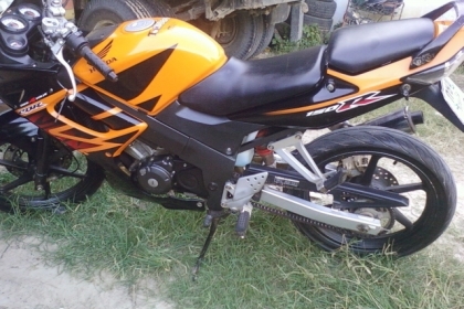 ขายรถมอไซด์ด่วน  ยี่ห้อรถ  HOHDA CBR150HP เป็นรถใช้ ธนาคาร ธกส วิ่งได้ ประมาณ สามหมื่นกว่าๆๆ