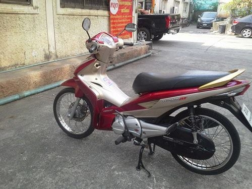 Wave 110 i ออโต้ ปี 53 สตาร์ทมือ รถสวยมาก เครื่องเยี่ยม ชุดสีสดๆ เอกสารครบ