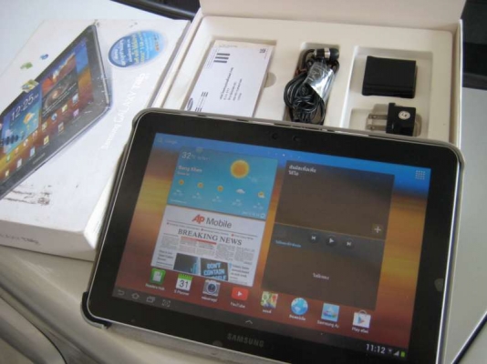 Samsung GALAXY Tab 2 10.1 GT-P5700 สภาพดีใช้งานน้อย อุปกรณ์แท้ครบๆ ทุกชิ้น พร้อมกล่อง มีเคสให้ 1 อัน ภาพถ่ายจริง  8000 บาท พร้อมส่งทั่วไทย