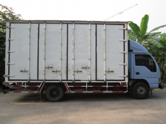 ขายIsuzu 6ล้อ NPR 120แรง รถห้าง ตู้แห้ง10บาน ปี96.