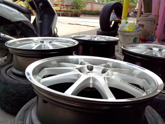 ขายแม็ก18 5/114.3 สวยเดิม ราคาถูก ไม่คดไม่ดุ้ง et45 7000บาท ขายแม็ก18 5/114.3 สวยเดิม ราคาถูก ไม่คดไม่ดุ้ง et45 7000บาท