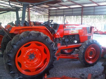 ขายรถไถ Kubota M5000 (4WD) พร้อมดันหน้า ขายรถไถ Kubota M5000 (4WD) พร้อมดันหน้า