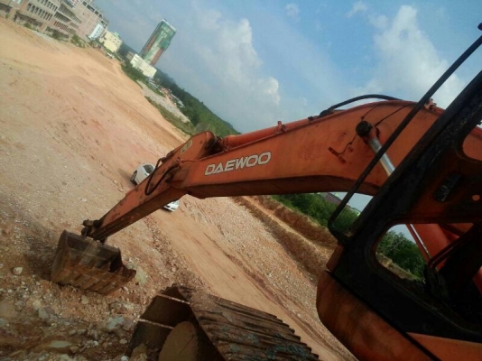 รถแบคโฮ DAEWOO 200 - 5 ( ตามสภาพ. ) สนใจติดต่อ 081 - 6079515 รถแบคโฮ DAEWOO 200 - 5 ( ตามสภาพ. ) สนใจติดต่อ 081 - 6079515