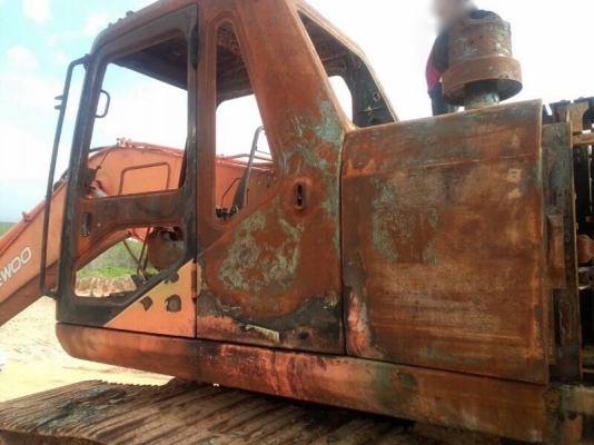 รถแบคโฮ DAEWOO 200 - 5 ( ตามสภาพ. ) สนใจติดต่อ 081 - 6079515 รถแบคโฮ DAEWOO 200 - 5 ( ตามสภาพ. ) สนใจติดต่อ 081 - 6079515