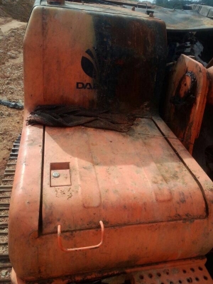 รถแบคโฮ DAEWOO 200 - 5 ( ตามสภาพ. ) สนใจติดต่อ 081 - 6079515 รถแบคโฮ DAEWOO 200 - 5 ( ตามสภาพ. ) สนใจติดต่อ 081 - 6079515