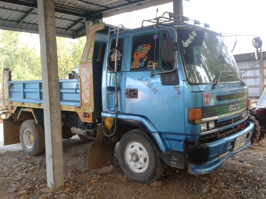 รถหกล้อดั้ม ISUZU 185 เครื่องส้ม แอร์เย็นยางดี เบรคจิพฟี่ สนใจโทรมานะครับ