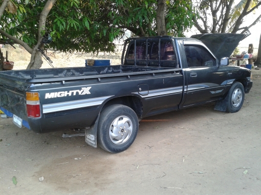 ขายรถกระบะ TOYOTA 2500 เครื่องดีคันซีสวยแอร์เย็น ภายในสวย