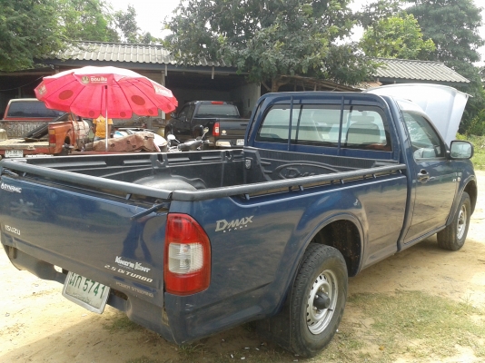 รถกระบะ Isuzu D-MAX ตอนเดียว 2500 เทอร์โบ EX ปี 2547 พวงมาลัยพาวเวอร์  รถอยู่ ชุมพวง นครราชสีมา