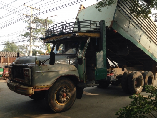 สิบล้อหัวยาว ดั้ม  ติดต่อคุณไก่ 0861237456