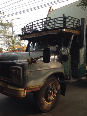 สิบล้อหัวยาว ดั้ม  ติดต่อคุณไก่ 0861237456