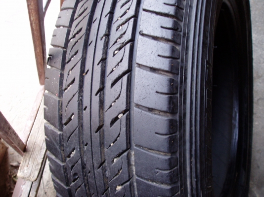 ขายยาง205.70.15.มีชีลีน1200บาทมี1เส้น