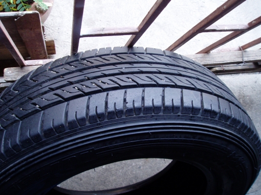 ขายยาง205.70.15.มีชีลีน1200บาทมี1เส้น